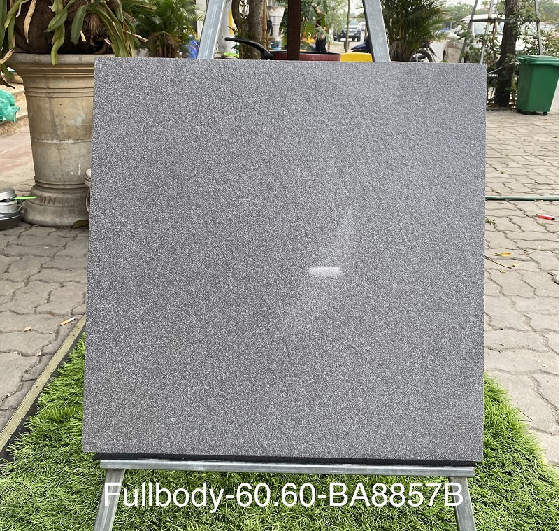 Gạch nhập khẩu Ấn Độ 60x60cm vân đá sần ghi đậm BA8857A