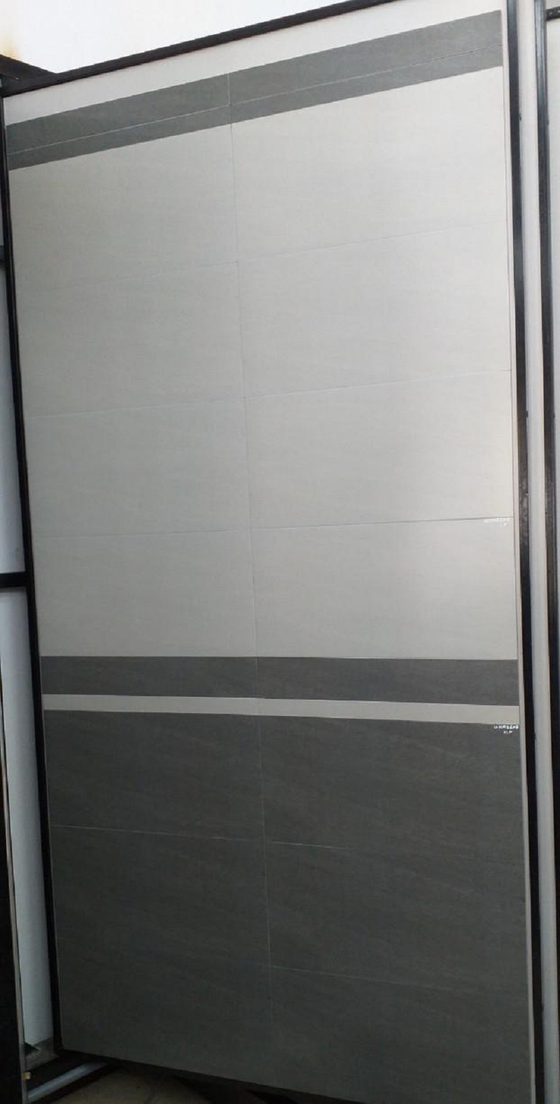 Gạch ốp tường Viglacera 30×60 UHM3605-3606